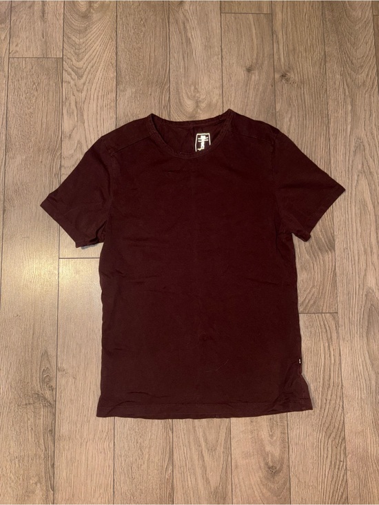 On Running Other - On Running Men's Short Sleeve Crew Tee in Burgundy